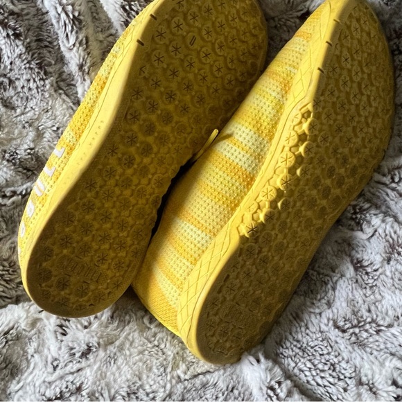 Nobull Yellow Lightning Burst Training Sneakers - Picture 7 of 7